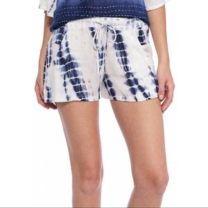 NWT$88 French Connection Holiday Wave Mini Shorts